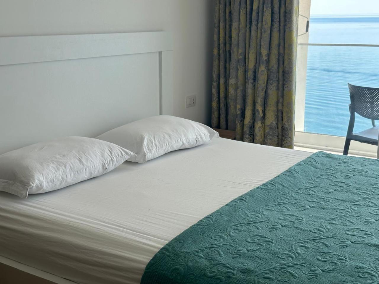 Seaviews Margjonaj